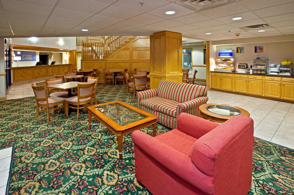 Holiday Inn Express Scottsburg By Ihg Exterior foto